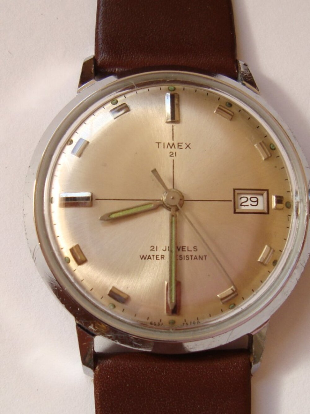 VINTAGE WIND UP TIMEX 21 JEWELS.RUN GREAT